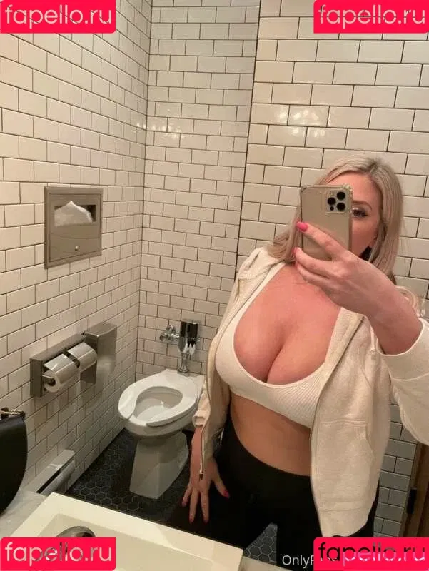 Kymberly / SexyKymberly / kymberlymfc / kymmmy Onlyfans Photo Gallery 
