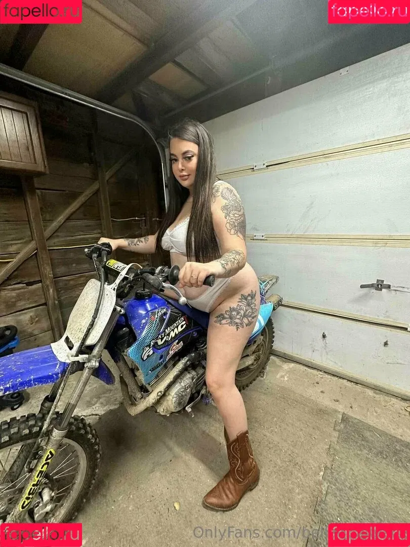 bellaapaigexo / bellapaigexx Onlyfans Photo Gallery 