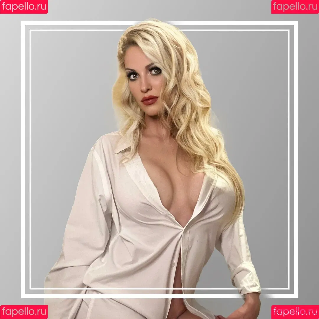 Blonde Goddess / blondegoddess216 / blondegoddess5 Onlyfans Photo Gallery 