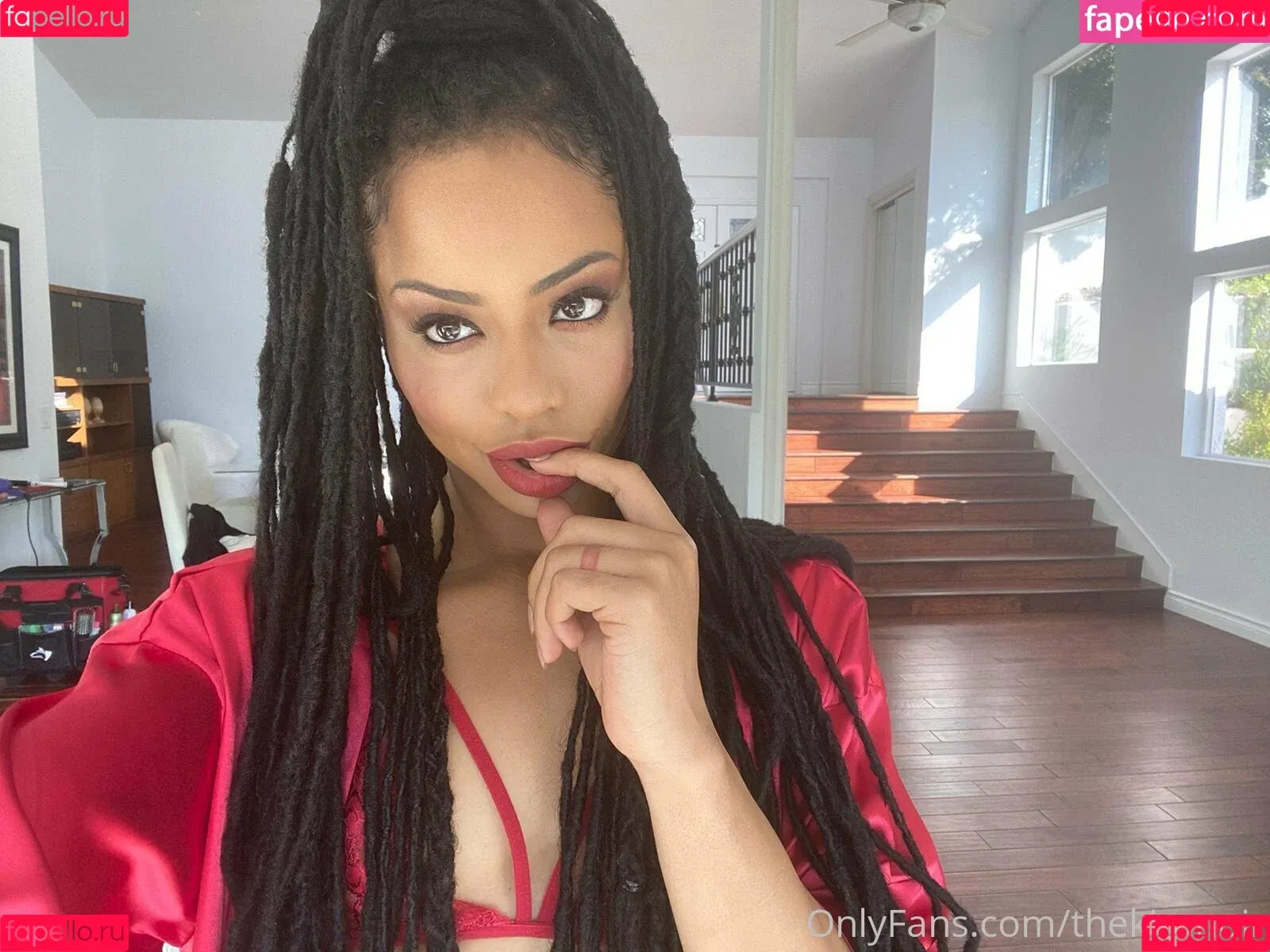Kira Noir / thekiranoir / thekiranoirgram Onlyfans Photo Gallery 