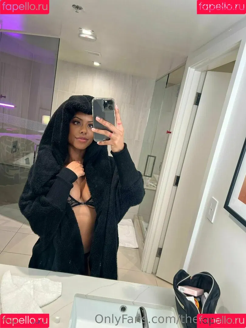 Kira Noir / thekiranoir / thekiranoirgram Onlyfans Photo Gallery 
