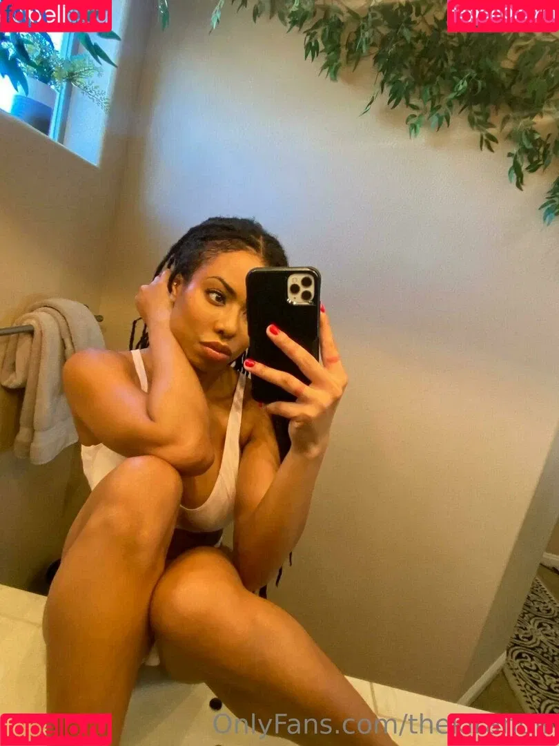 Kira Noir / thekiranoir / thekiranoirgram Onlyfans Photo Gallery 