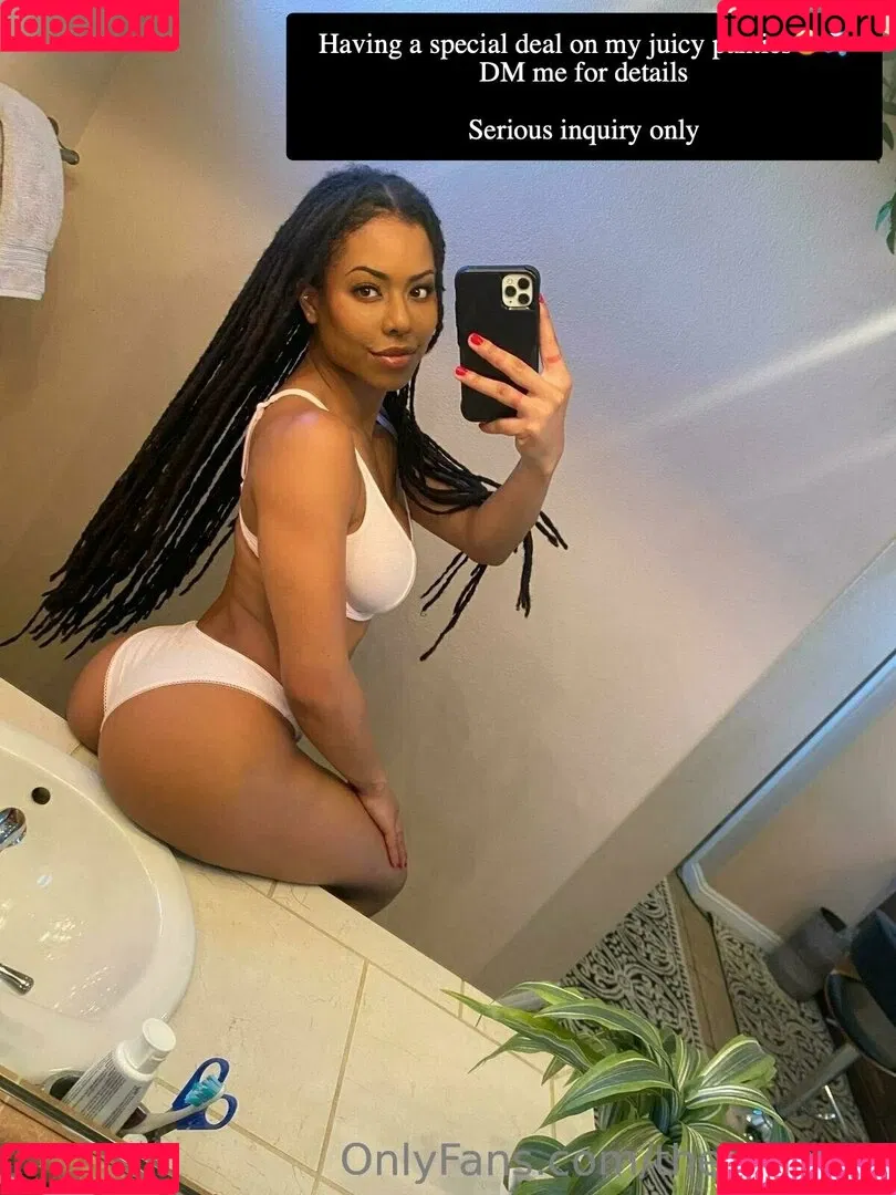 Kira Noir / thekiranoir / thekiranoirgram Onlyfans Photo Gallery 