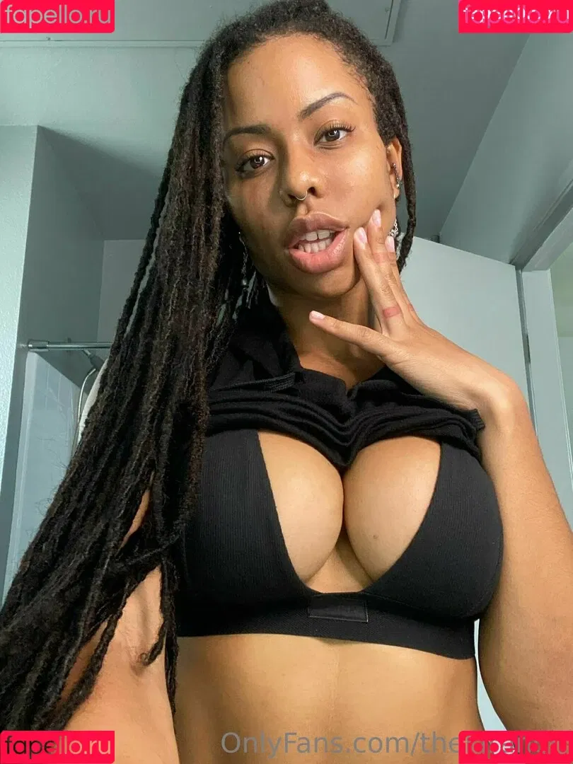 Kira Noir / thekiranoir / thekiranoirgram Onlyfans Photo Gallery 