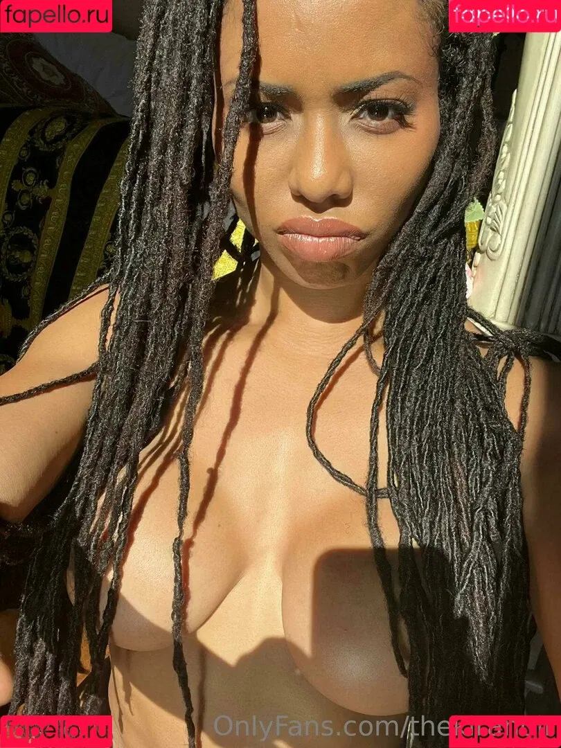 Kira Noir / thekiranoir / thekiranoirgram Onlyfans Photo Gallery 