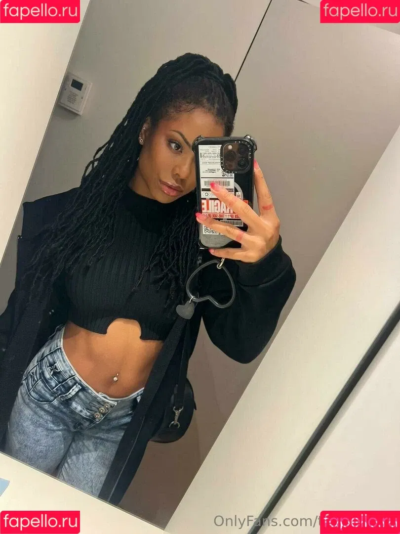 Kira Noir / thekiranoir / thekiranoirgram Onlyfans Photo Gallery 