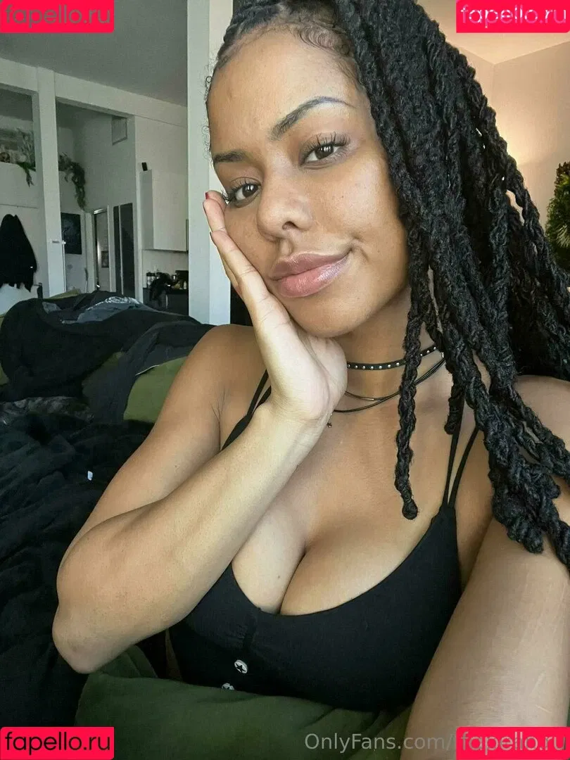 Kira Noir / thekiranoir / thekiranoirgram Onlyfans Photo Gallery 