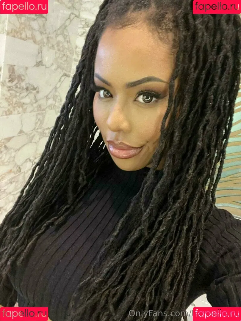 Kira Noir / thekiranoir / thekiranoirgram Onlyfans Photo Gallery 