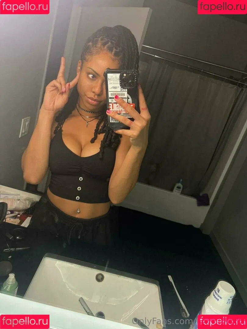 Kira Noir / thekiranoir / thekiranoirgram Onlyfans Photo Gallery 