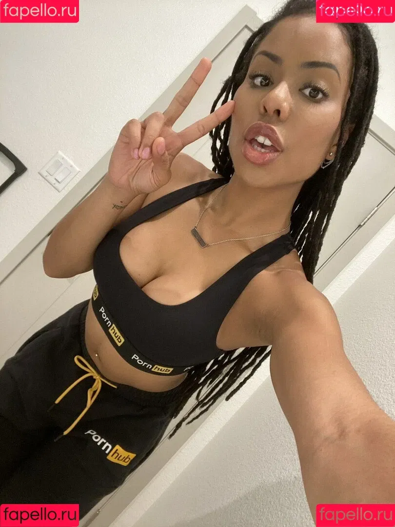 Kira Noir / thekiranoir / thekiranoirgram Onlyfans Photo Gallery 