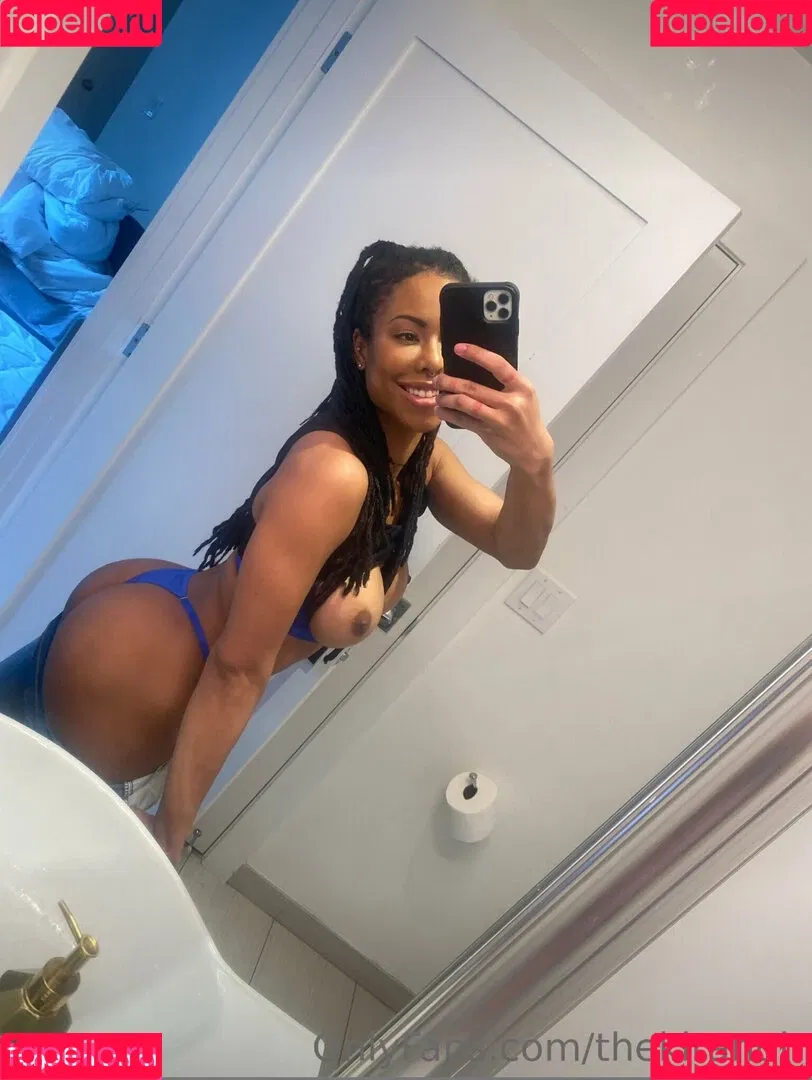 Kira Noir / thekiranoir / thekiranoirgram Onlyfans Photo Gallery 