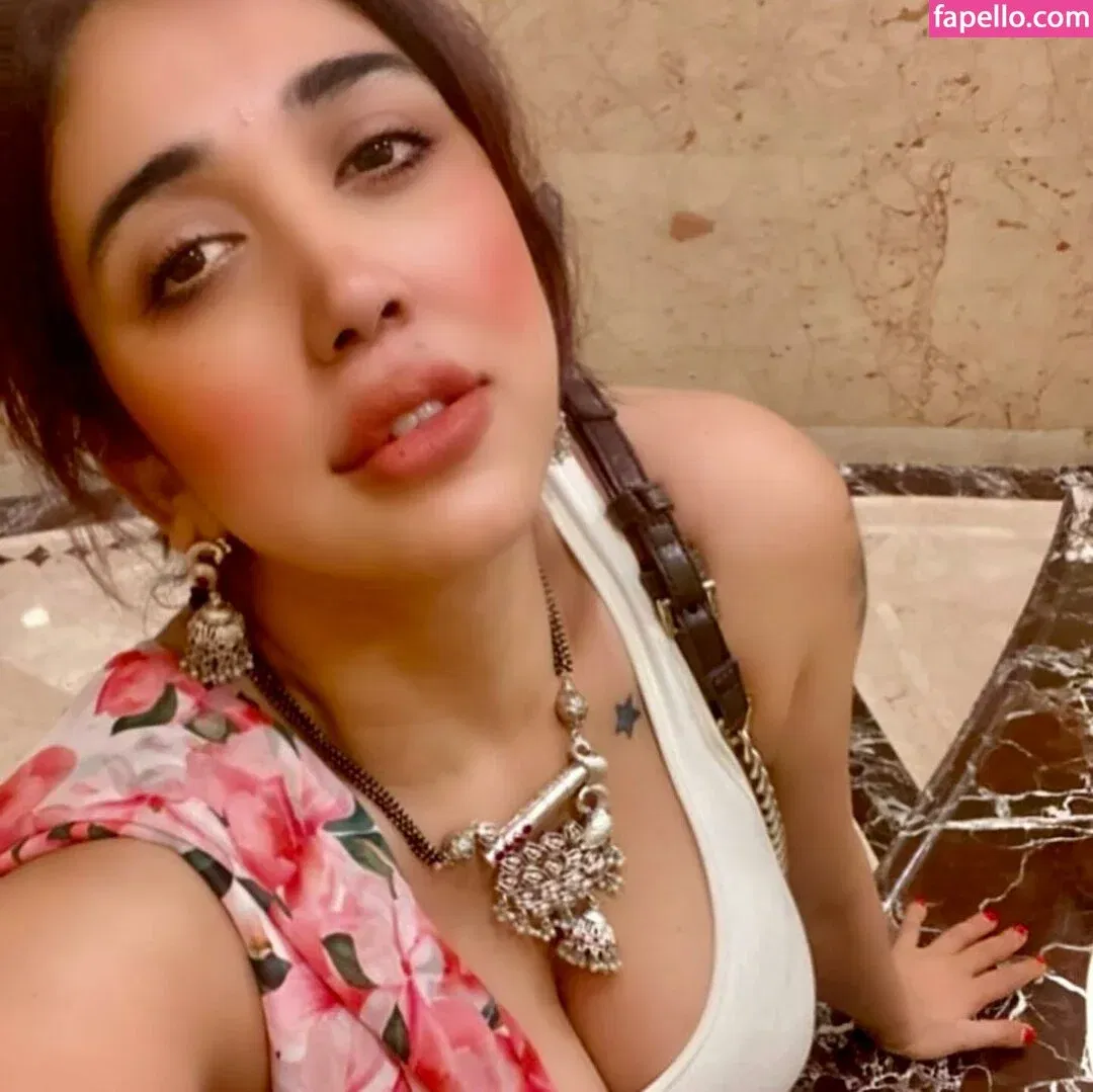 Ruchiraj / roweinawitch / ruchirajofficial Onlyfans Photo Gallery 