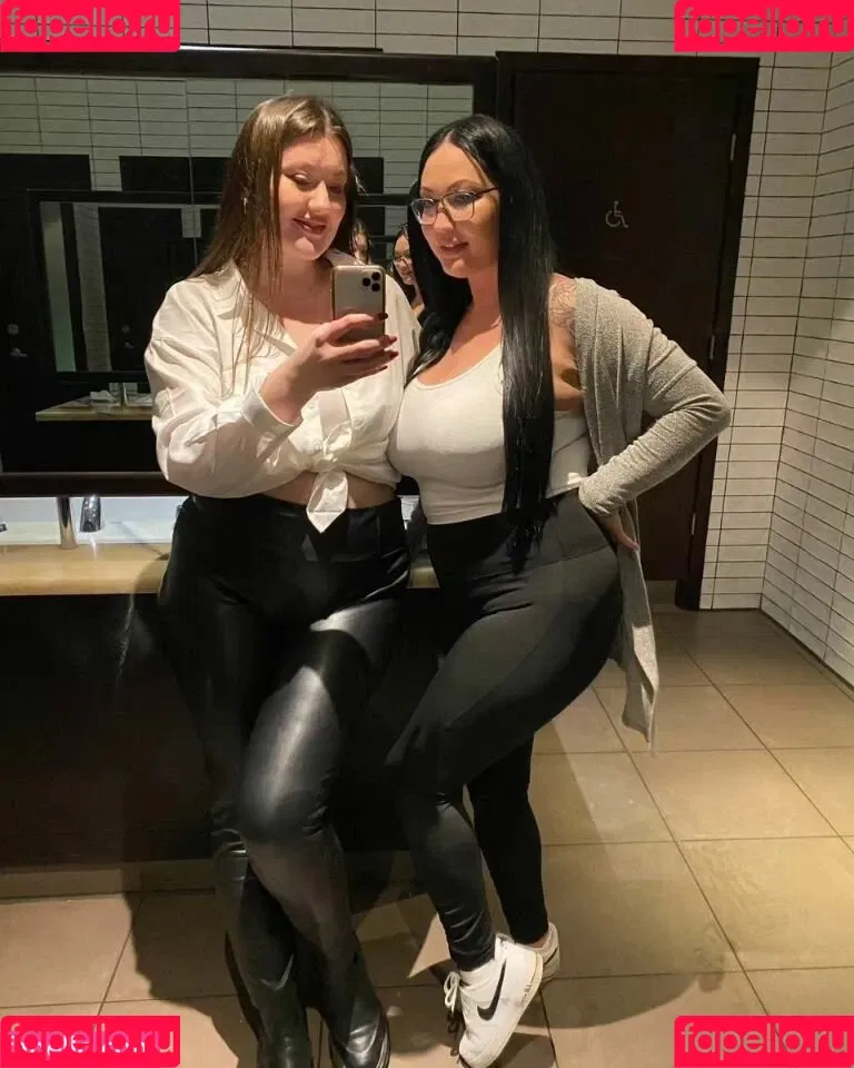 Hot4Holly / HotForHolly Onlyfans Photo Gallery 