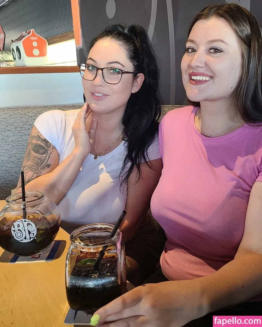 Hot4Holly / HotForHolly Onlyfans Photo Gallery 