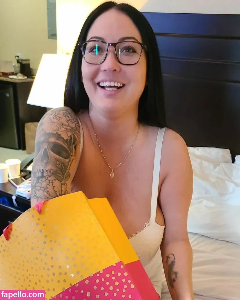 Hot4Holly / HotForHolly Onlyfans Photo Gallery 