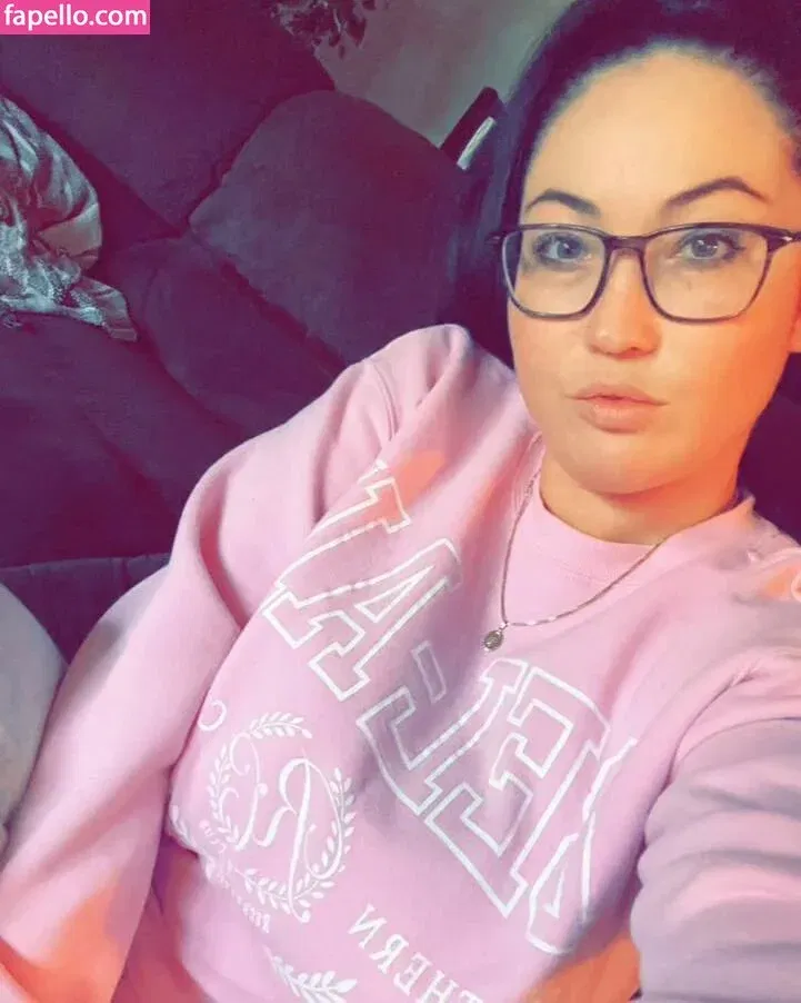 Hot4Holly / HotForHolly Onlyfans Photo Gallery 