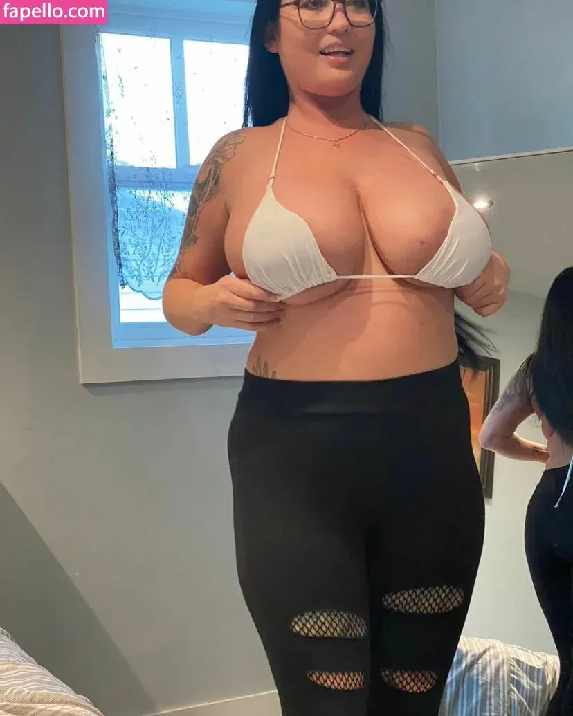 Hot4Holly / HotForHolly Onlyfans Photo Gallery 