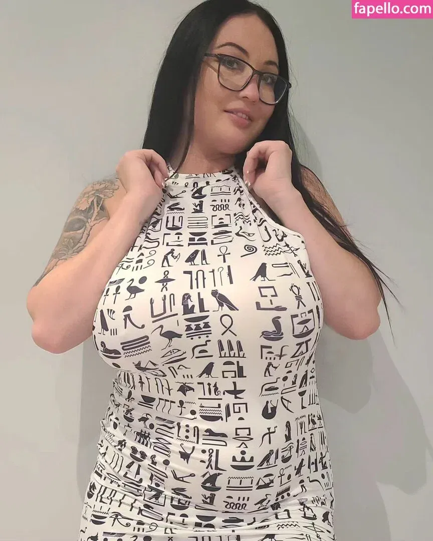 Hot4Holly / HotForHolly Onlyfans Photo Gallery 