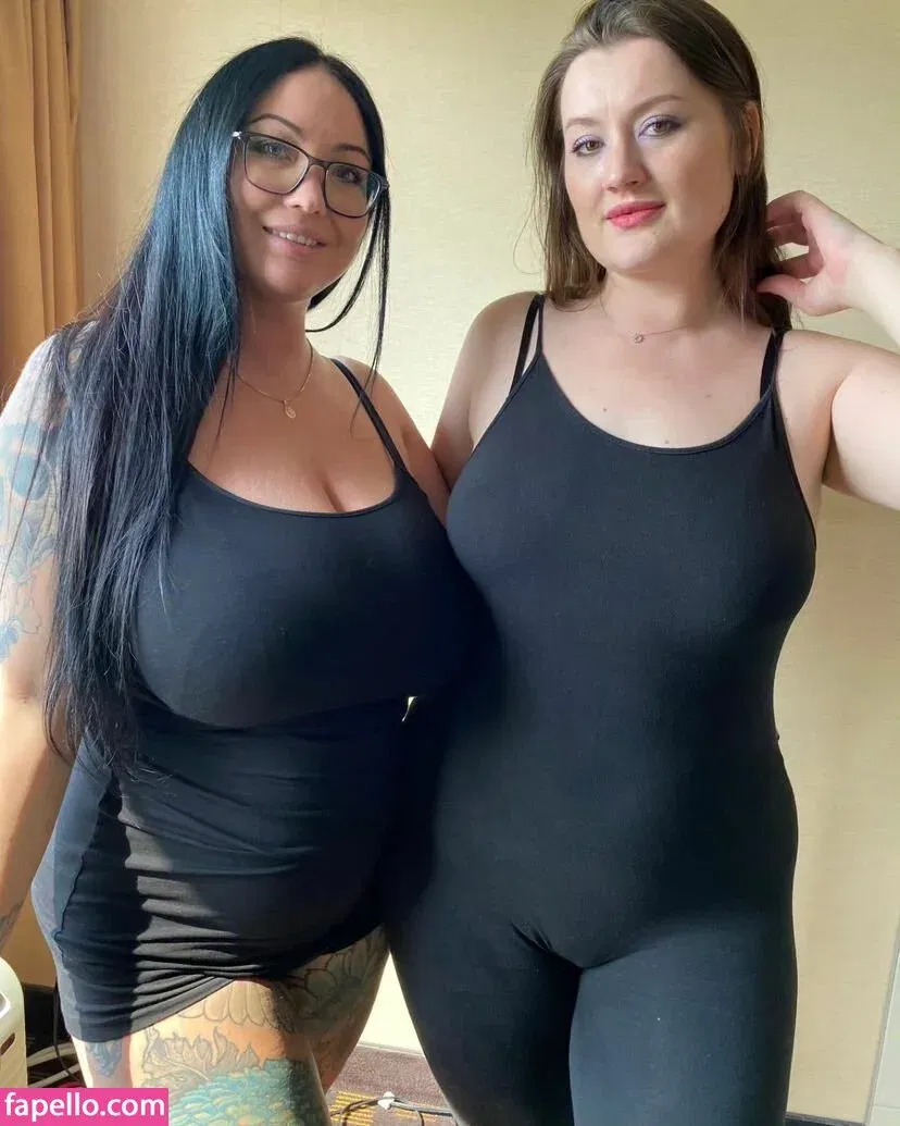 Hot4Holly / HotForHolly Onlyfans Photo Gallery 