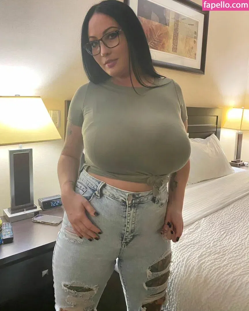 Hot4Holly / HotForHolly Onlyfans Photo Gallery 