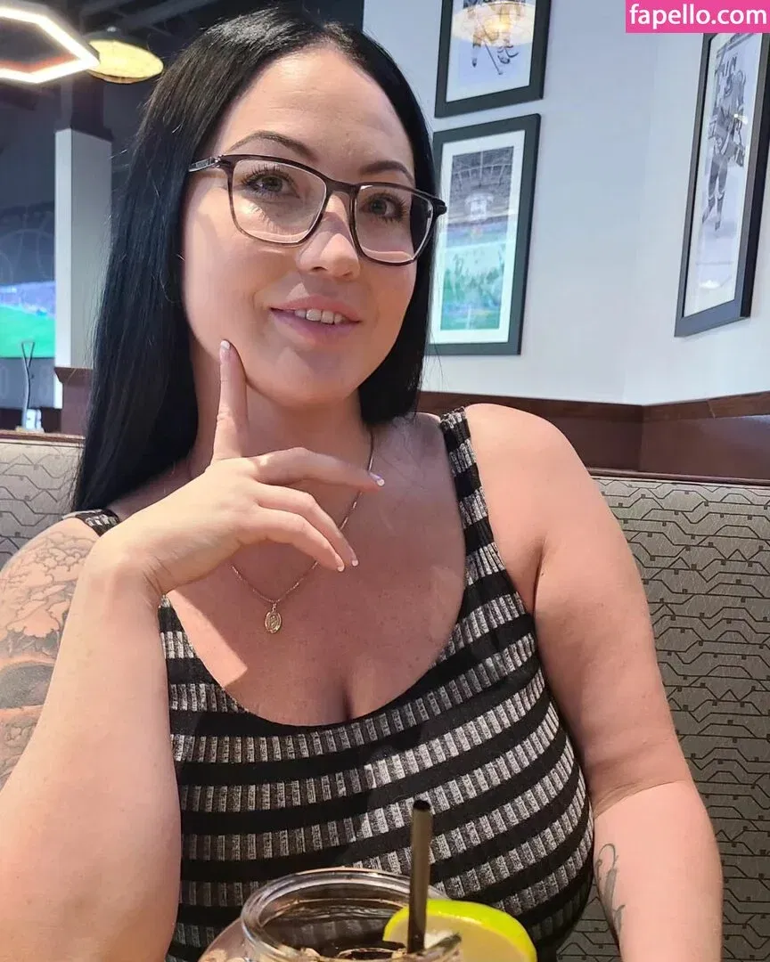 Hot4Holly / HotForHolly Onlyfans Photo Gallery 