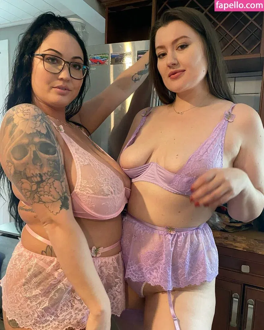 Hot4Holly / HotForHolly Onlyfans Photo Gallery 