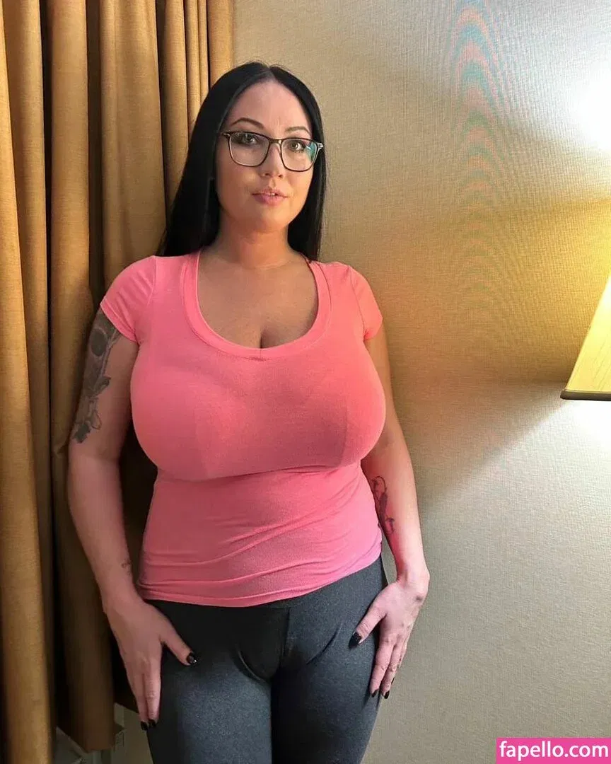 Hot4Holly / HotForHolly Onlyfans Photo Gallery 