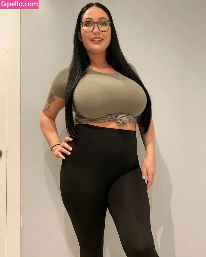 Hot4Holly / HotForHolly Onlyfans Photo Gallery 