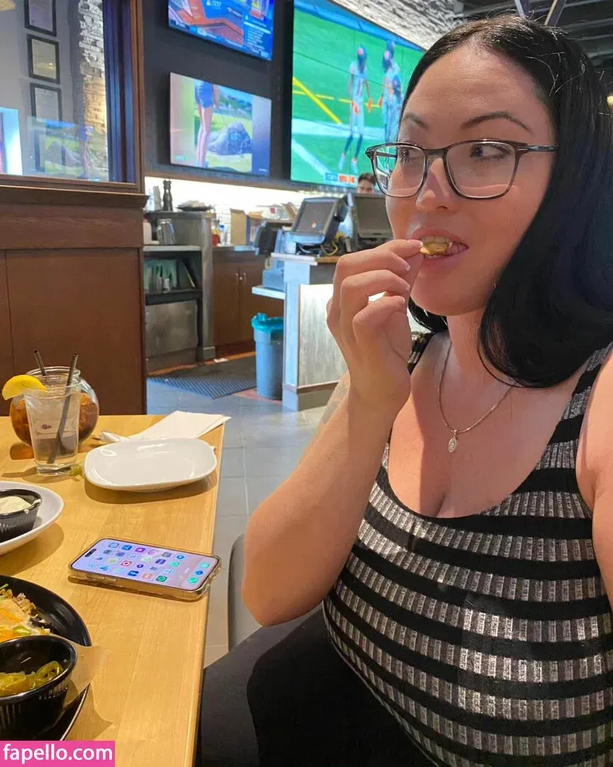 Hot4Holly / HotForHolly Onlyfans Photo Gallery 