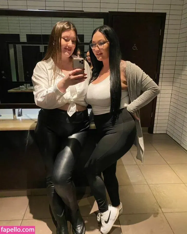 Hot4Holly / HotForHolly Onlyfans Photo Gallery 