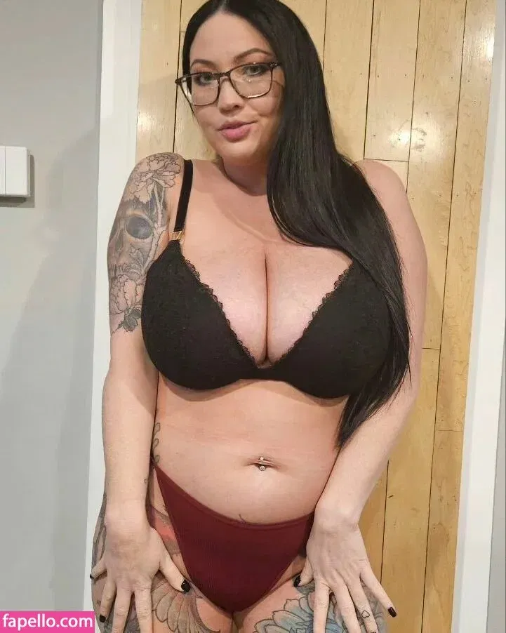 Hot4Holly / HotForHolly Onlyfans Photo Gallery 