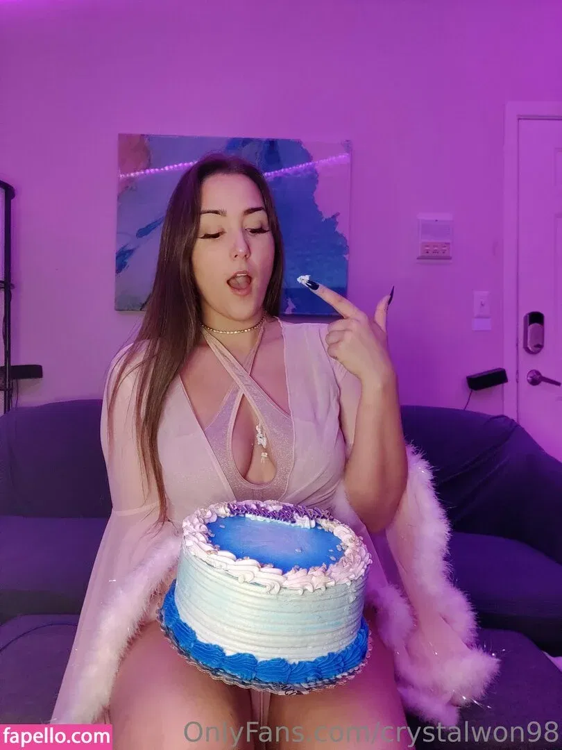 crystalwon98 Onlyfans Photo Gallery 