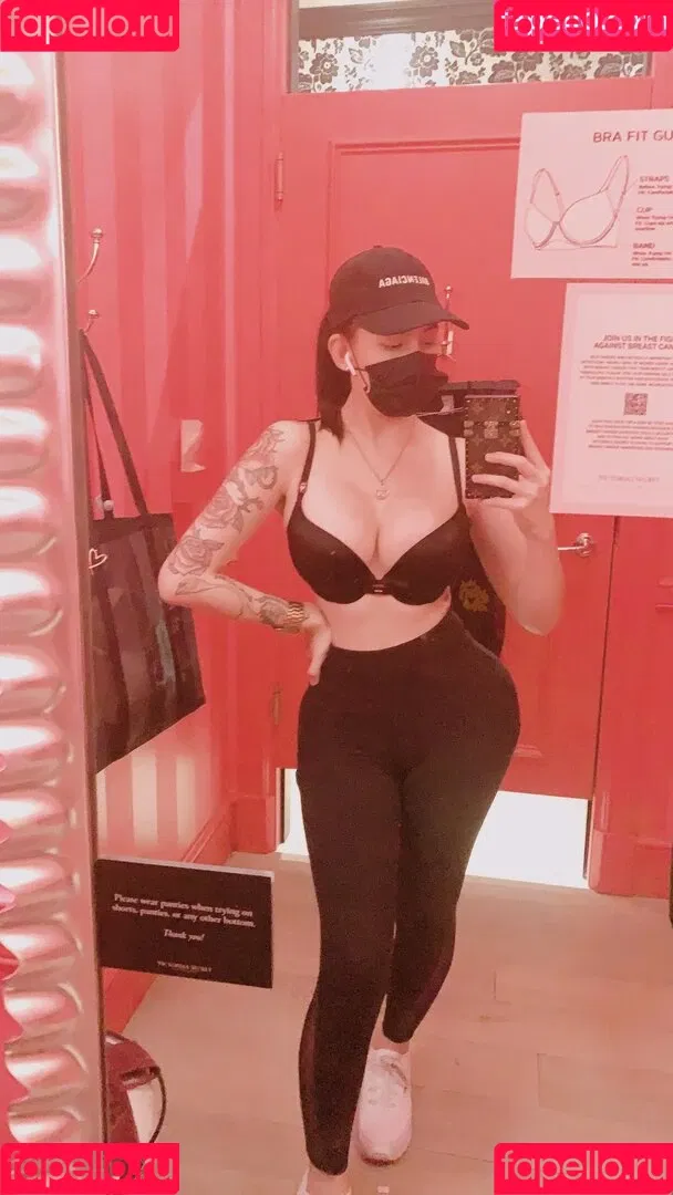 FeliciaVox / byefeliciavox Onlyfans Photo Gallery 