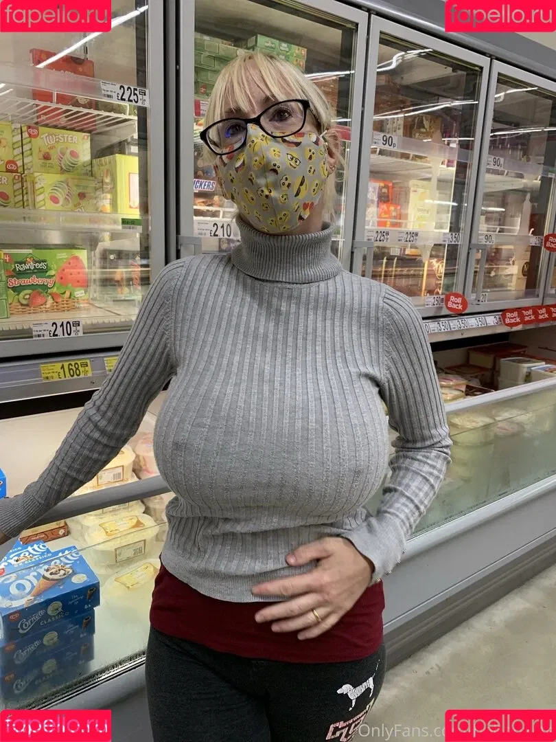 BoltOnWife / boltonswife Onlyfans Photo Gallery 