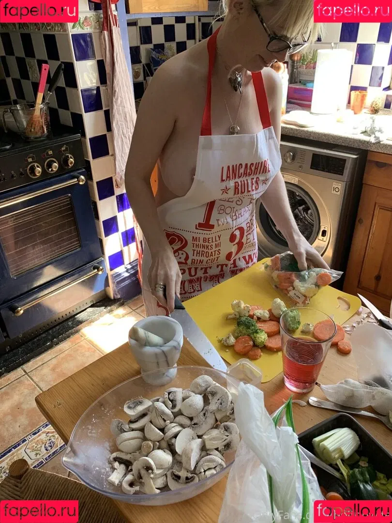 BoltOnWife / boltonswife Onlyfans Photo Gallery 