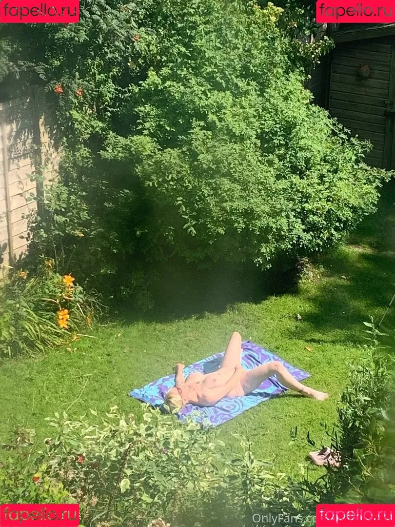 BoltOnWife / boltonswife Onlyfans Photo Gallery 