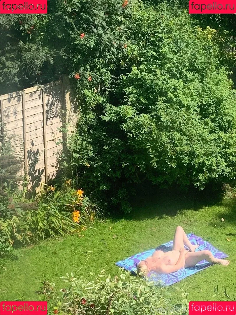 BoltOnWife / boltonswife Onlyfans Photo Gallery 