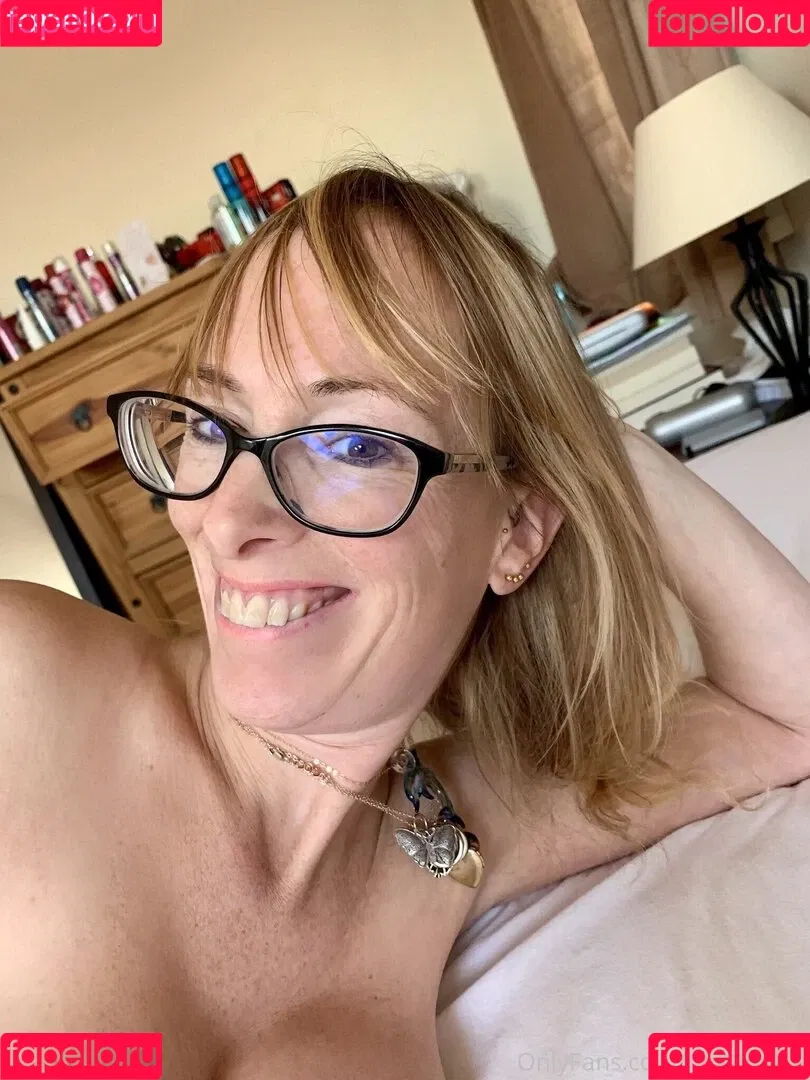 BoltOnWife / boltonswife Onlyfans Photo Gallery 