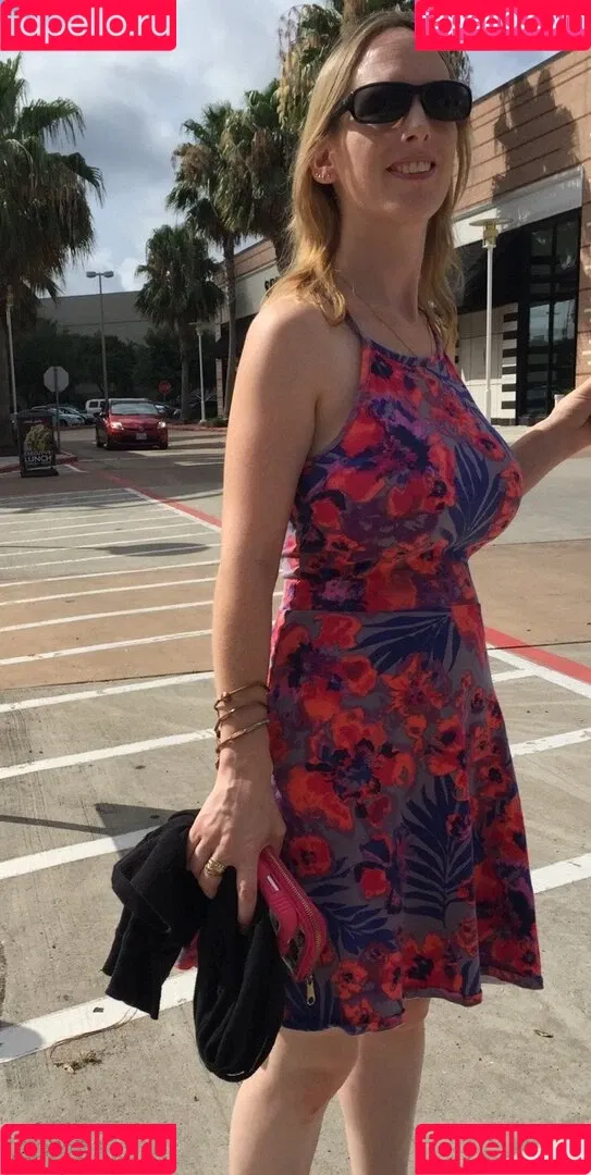 BoltOnWife / boltonswife Onlyfans Photo Gallery 