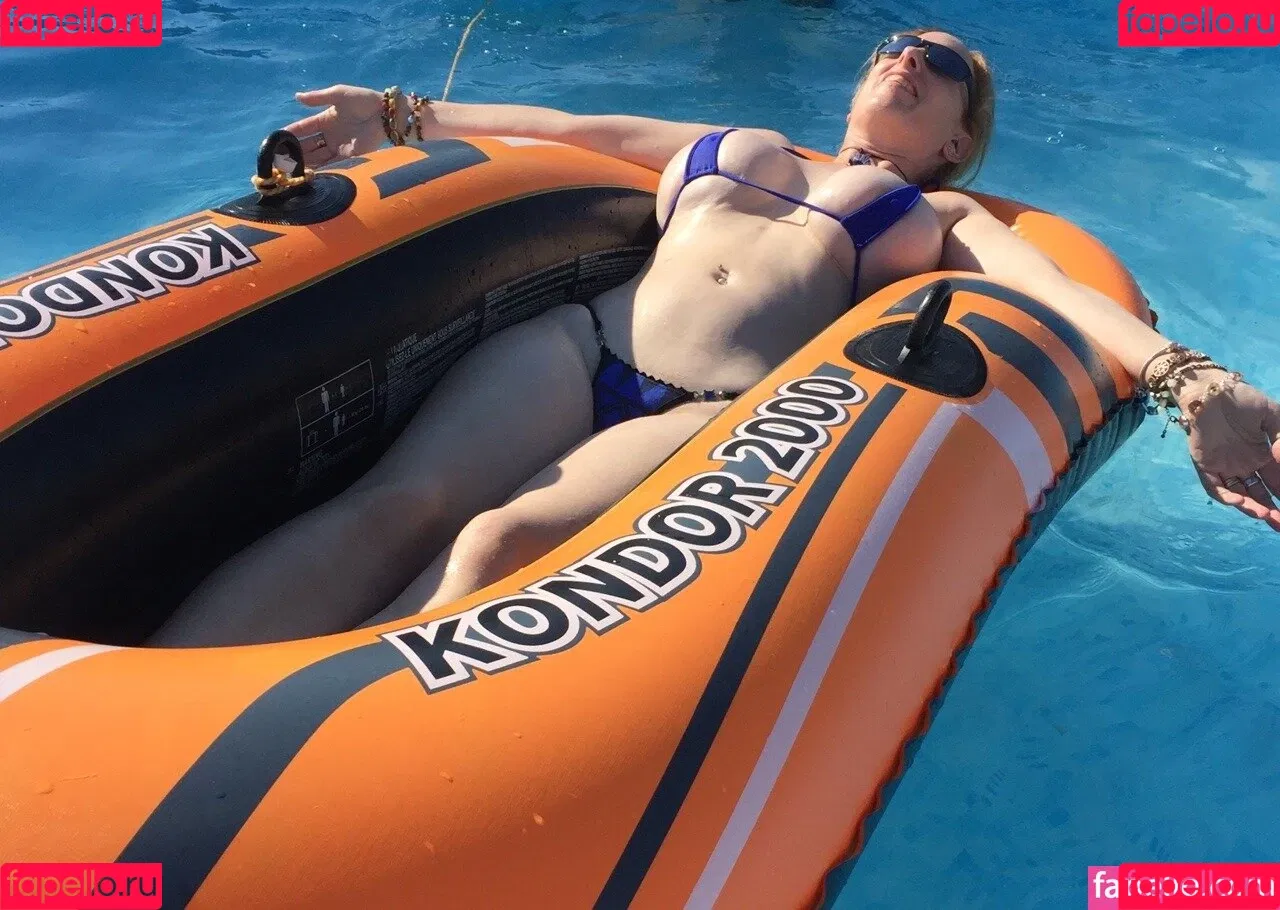 BoltOnWife / boltonswife Onlyfans Photo Gallery 