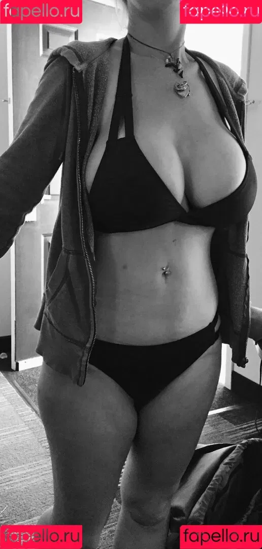 BoltOnWife / boltonswife Onlyfans Photo Gallery 
