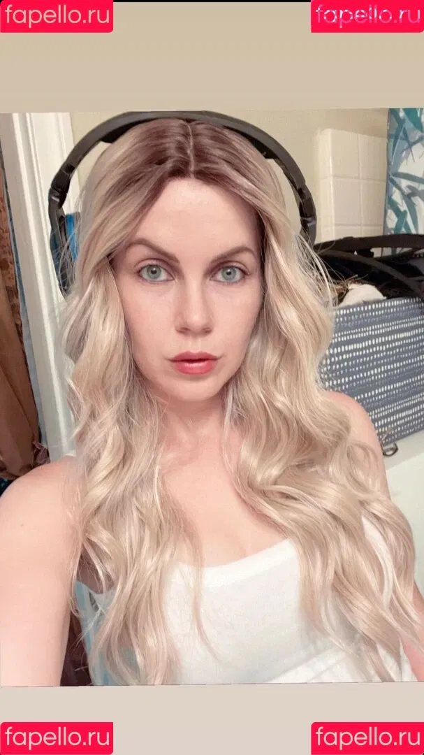 Genevieve Marie / GenevieveMarie / GenevieveNylen / genevievemariecosplay Onlyfans Photo Gallery 