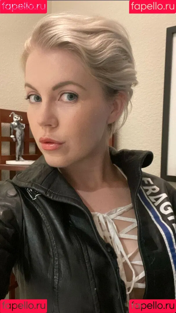 Genevieve Marie / GenevieveMarie / GenevieveNylen / genevievemariecosplay Onlyfans Photo Gallery 