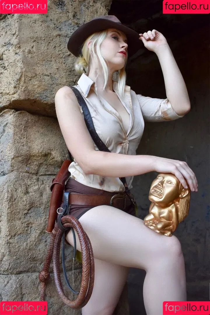 Genevieve Marie / GenevieveMarie / GenevieveNylen / genevievemariecosplay Onlyfans Photo Gallery 