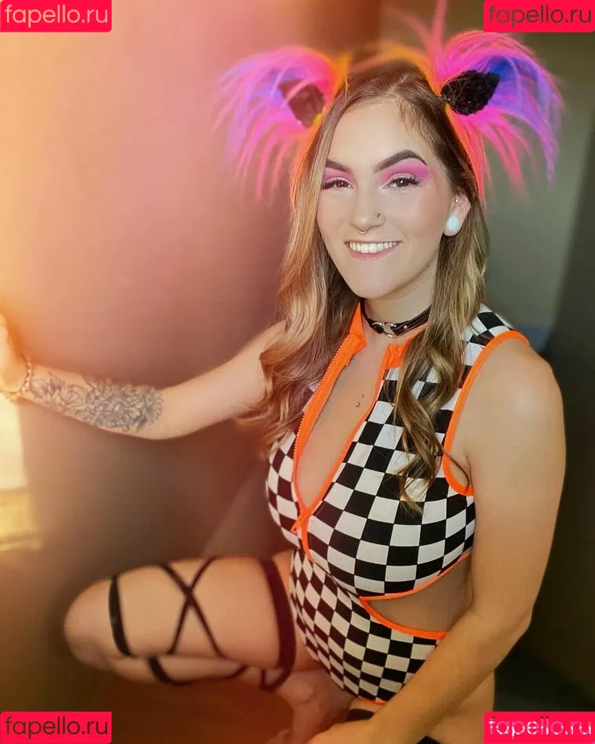 Chloe Moniz / https: / ravemumma Onlyfans Photo Gallery 