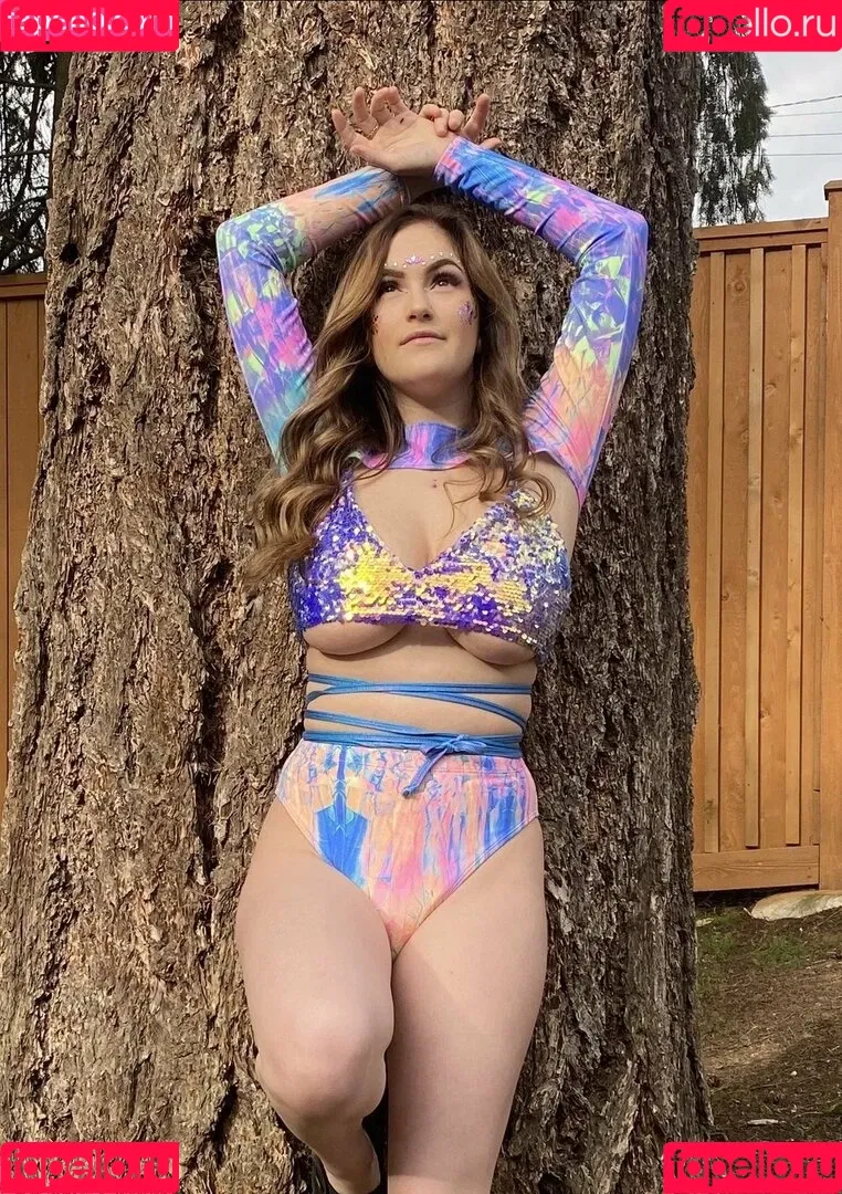 Chloe Moniz / https: / ravemumma Onlyfans Photo Gallery 