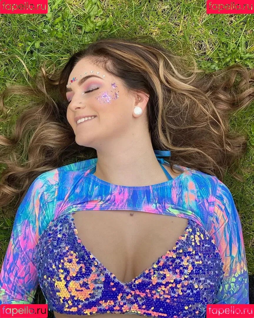 Chloe Moniz / https: / ravemumma Onlyfans Photo Gallery 