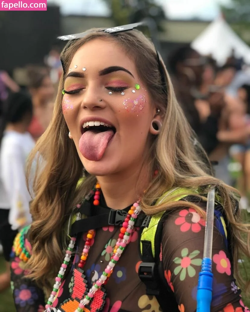 Chloe Moniz / https: / ravemumma Onlyfans Photo Gallery 