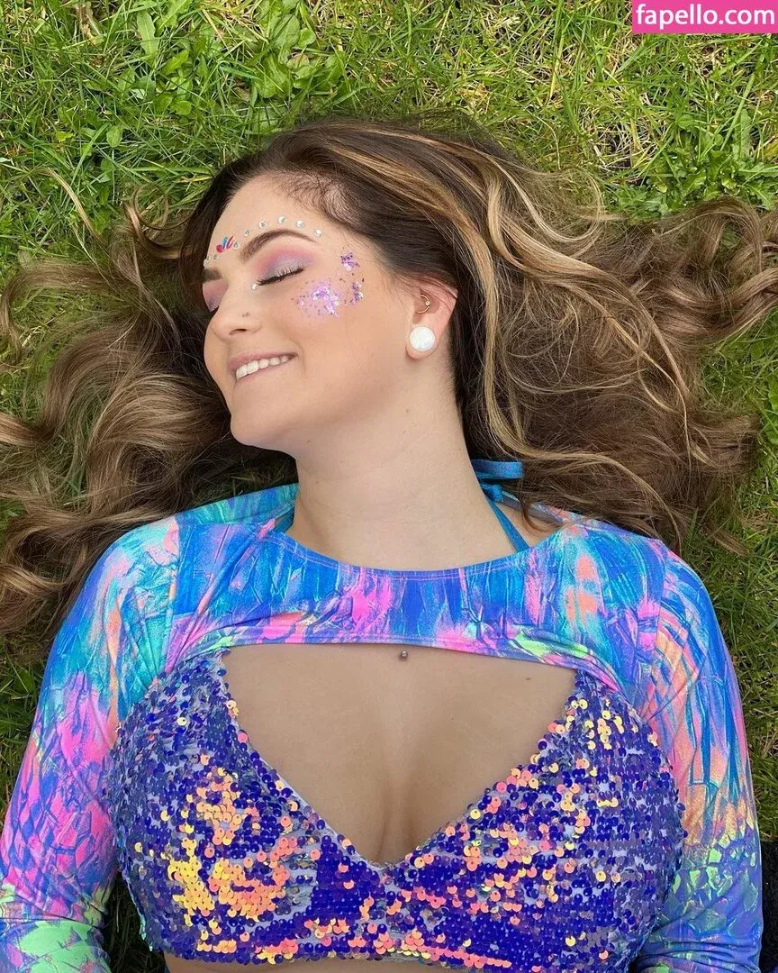 Chloe Moniz / https: / ravemumma Onlyfans Photo Gallery 