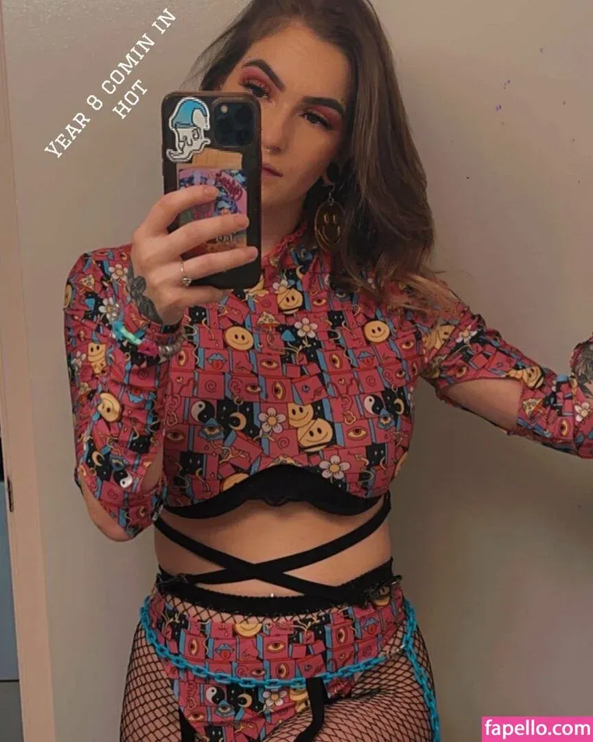 Chloe Moniz / https: / ravemumma Onlyfans Photo Gallery 